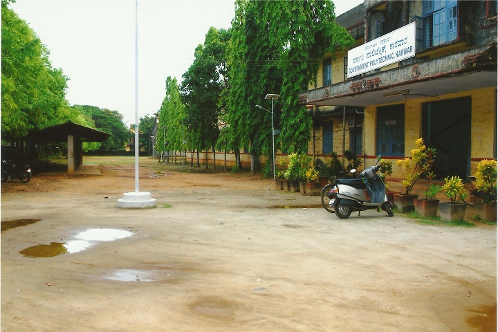 https://cache.careers360.mobi/media/colleges/social-media/media-gallery/25816/2019/9/27/Campus view of Government Polytechnic Karwar_Campus-View.jpg